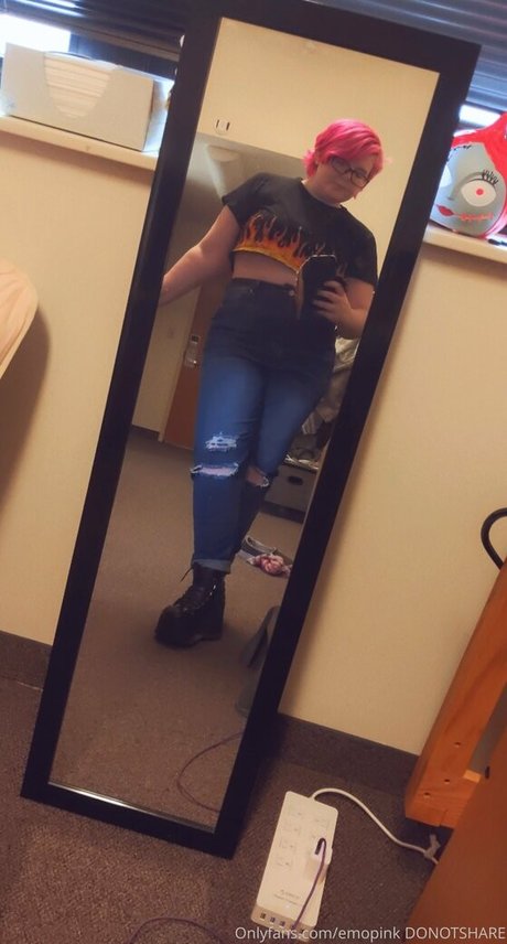 emopink69 exclusive actress gallery