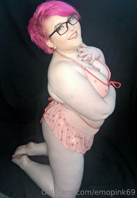 emopink69 nice model img