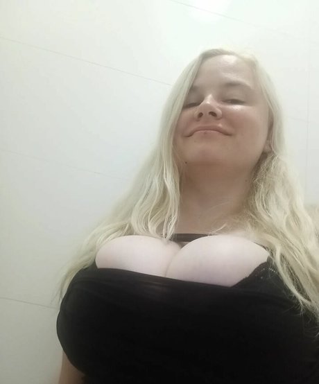 Dejana Savi pornstar sexy img