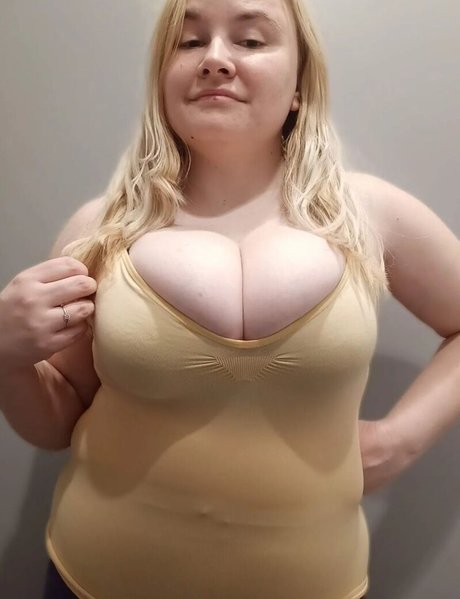 Dejana Savi pretty star img