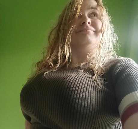 Dejana Savi nude actress photos