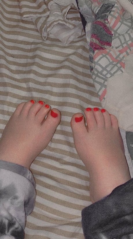 sassyholly model image