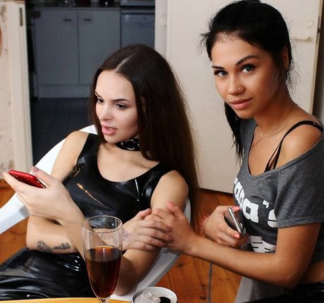 Wrapashouse best model photo