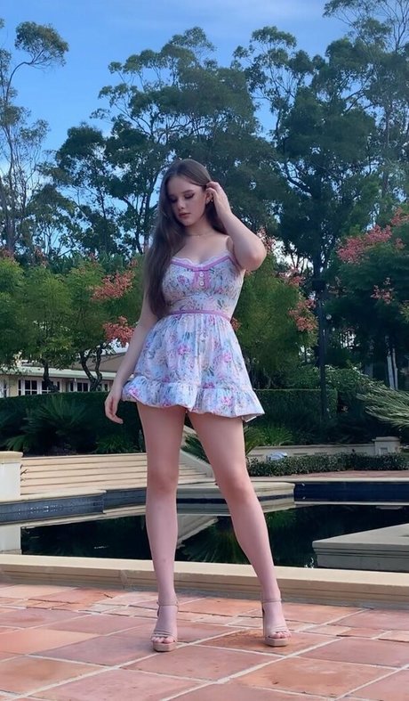 Isabel Ardley star pretty image