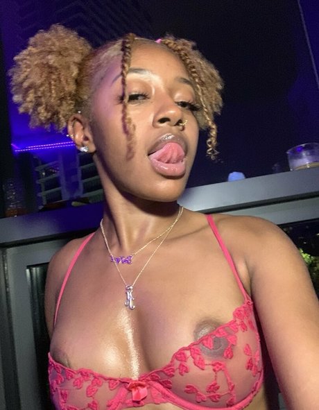 Kekedascorpio star pornographic pic