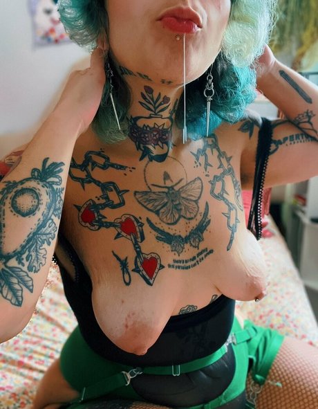 Querosie Querosie model xxx picture