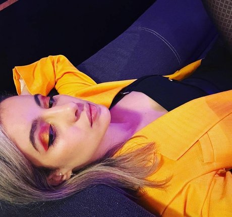 laure bv star porn galleries