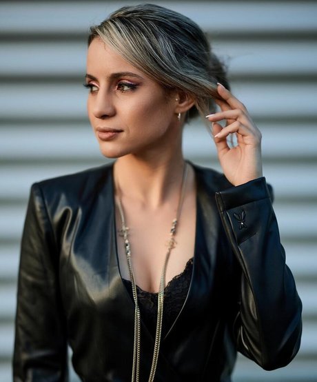 laure bv star best picture