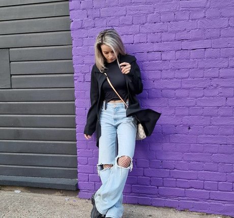 laure bv sexy actress galleries