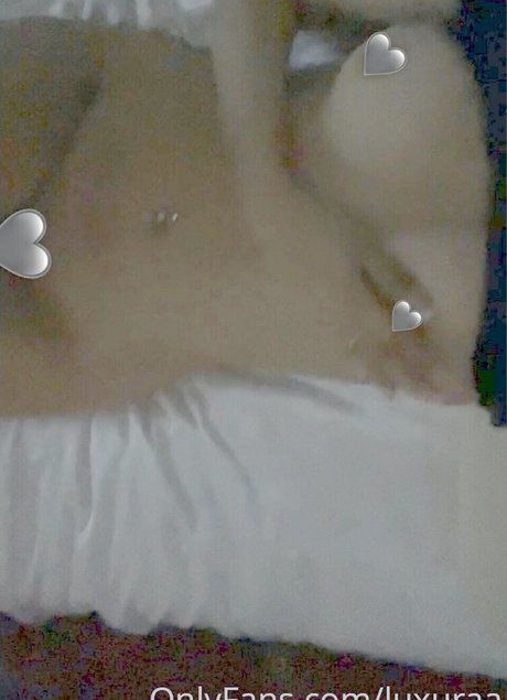 luxuraa erotic pornstar img