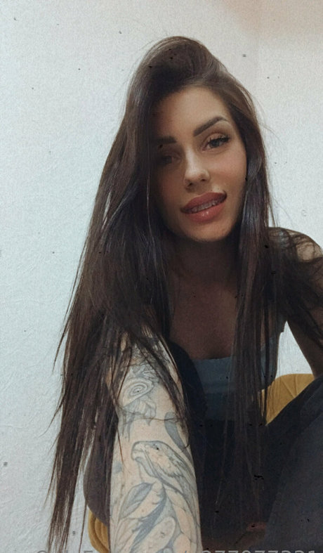 Nicoletta top model naked images