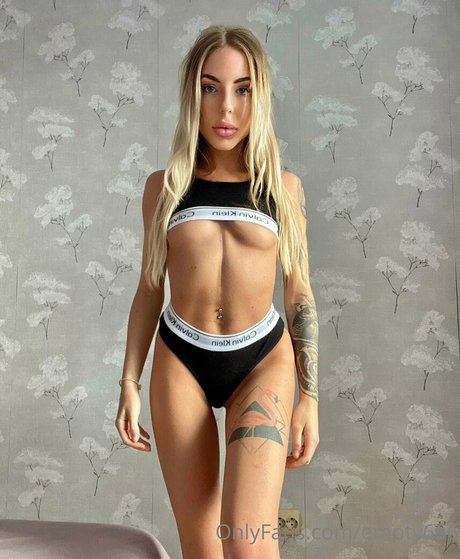 empty666 xxx actress gallery