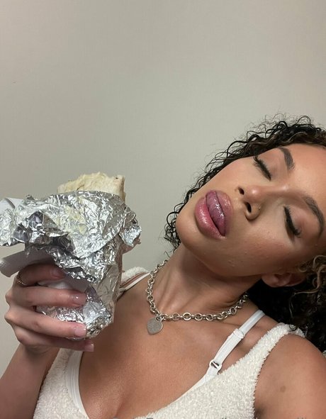 lusciousalina hot pornstar photo