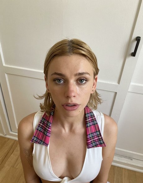 Halli Lover model pic