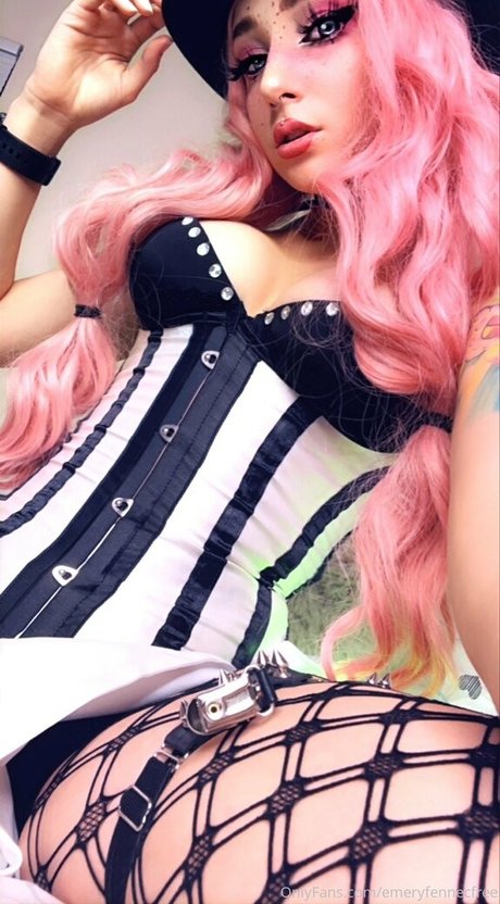 emeryfennecfree sexy star galleries