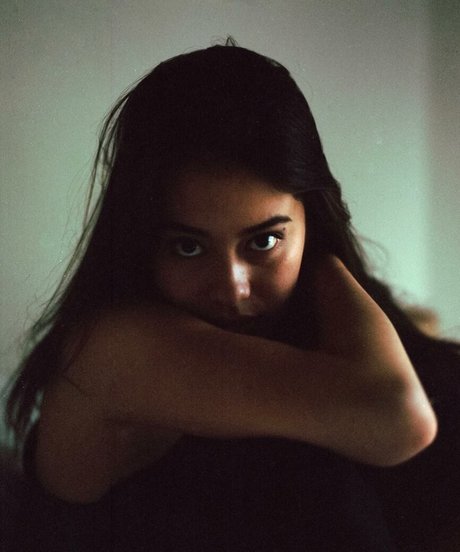 Amber Midthunder pornstar hd photo