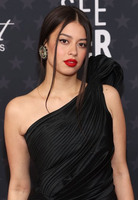 Amber Midthunder star high quality pic