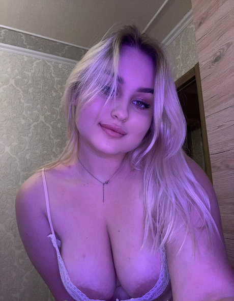 fluffy bun free actress pictures