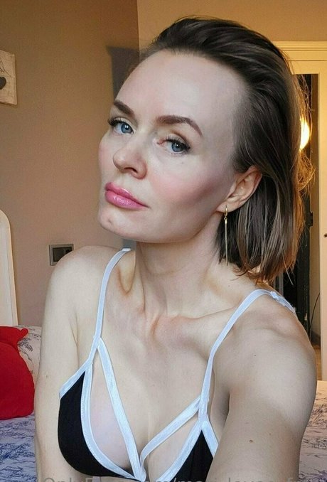 fluffy bun pretty model gallery