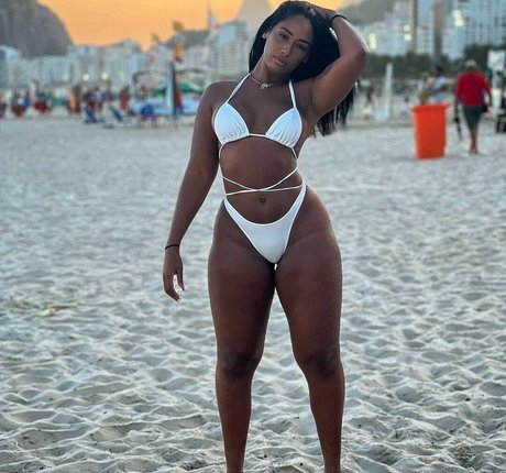 Thaynunes nudes model photos