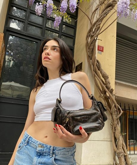 Hazar Erguclu sex pornstar pics