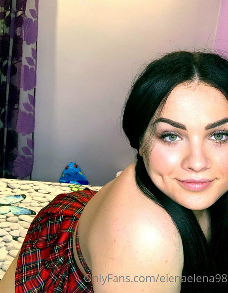 senzuallover98 hot model image