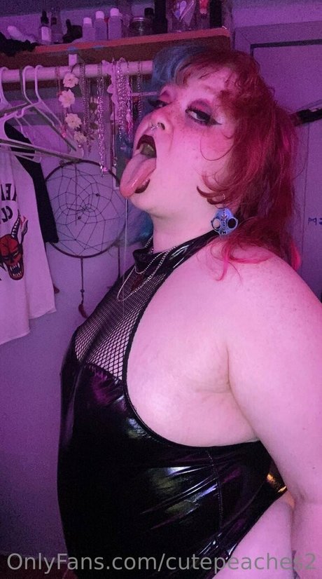 cutepeaches2 hot pornstar archive