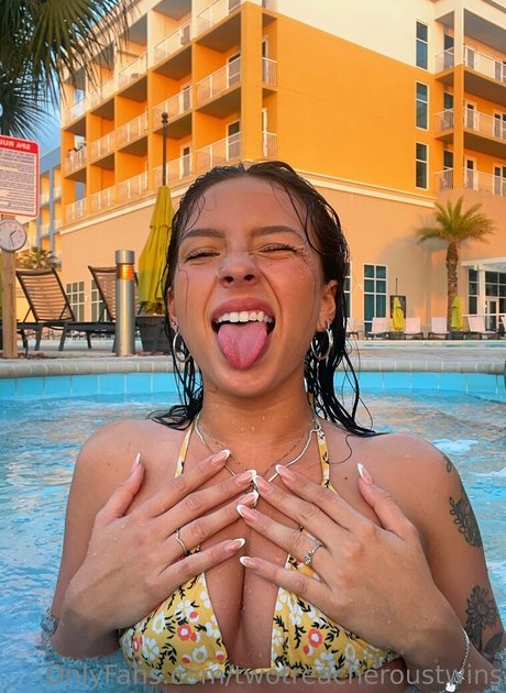 Leilianna Solis art model images