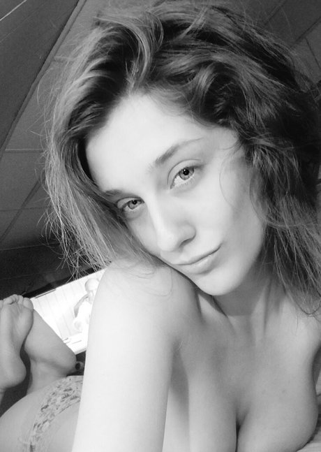 savingmyinsanity model nice pic