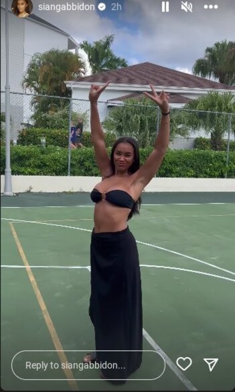 Sian Gabbidon nice model pictures