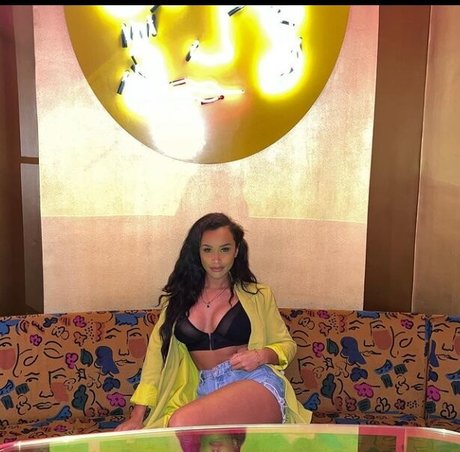 Sian Gabbidon erotic pornstar picture