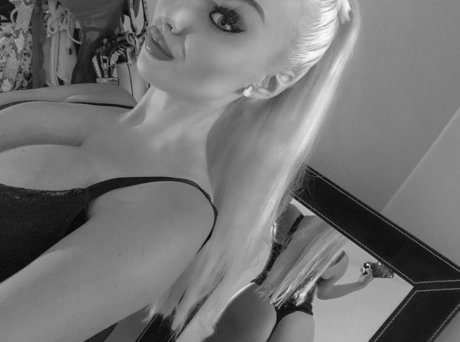 Iida Vainio sexy model galleries