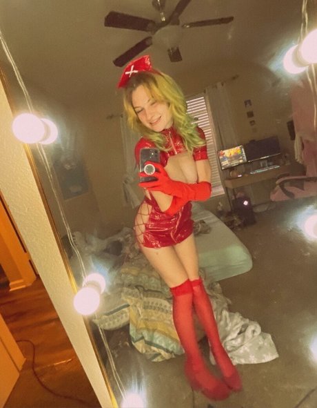 bugsandhugs666 naked model gallery