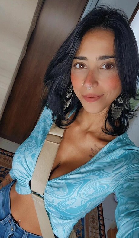 Camilla Leotta naked actress pic