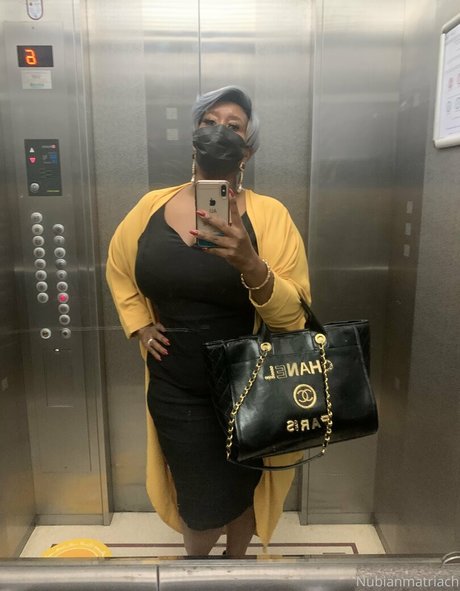 madam___caramel best star archive