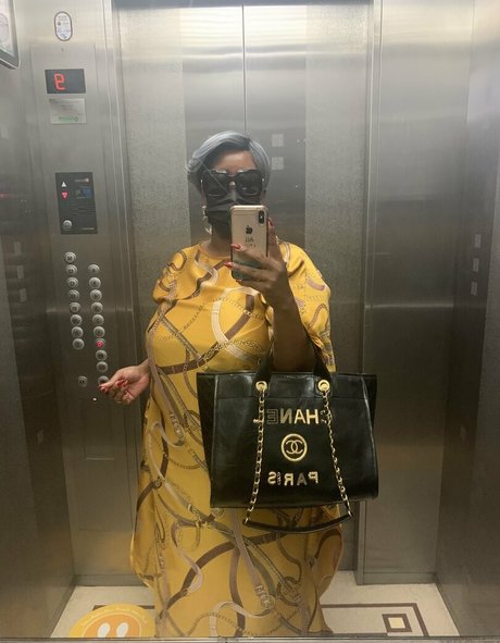 madam___caramel star pretty photos