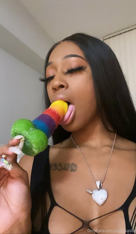 Lucky Hustla nice pornstar archive