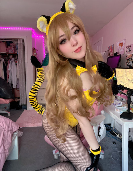 Meikasama adult model picture