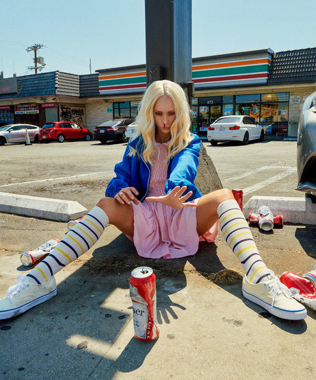 Juno Temple naked pornstar picture