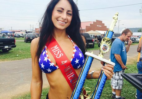 Casey Samsel naked actress pic