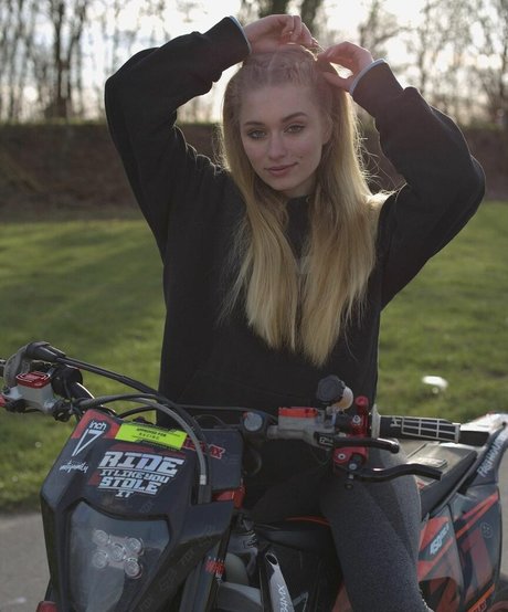 xh elen ax3 adult model img