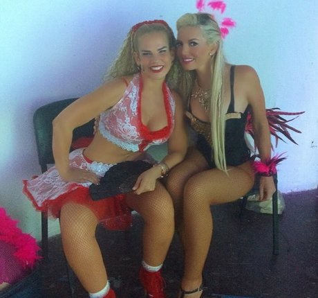 blonde cheerleader onlyfans pornos images