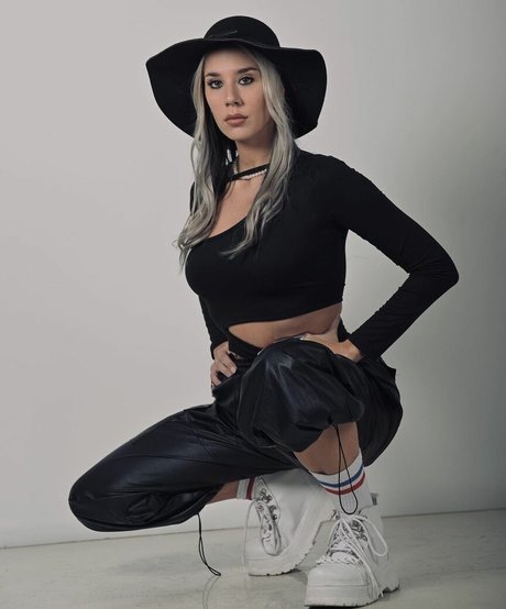 Lucila Villar exclusive model pic