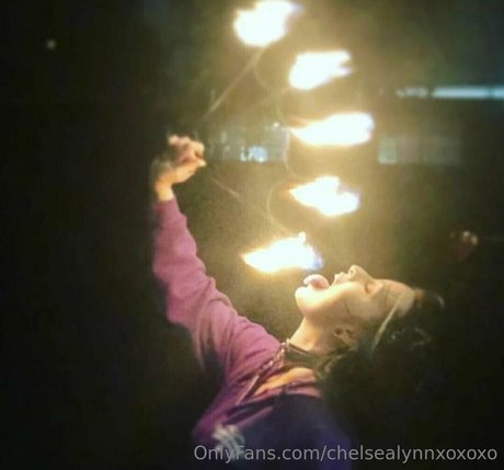 chelsealynnxoxoxo nude actress images