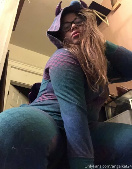 angelkat24 naked model img