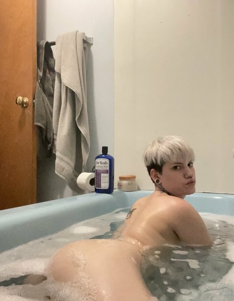 nicolelow94 star erotic image