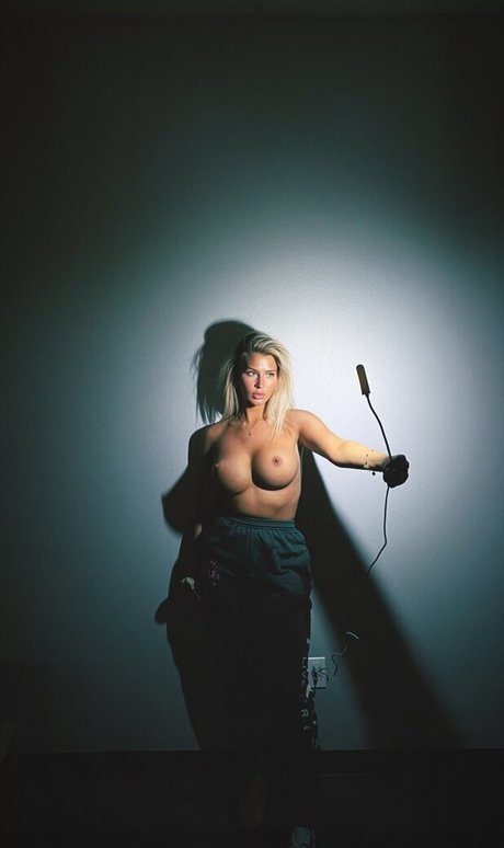 Molliipop exclusive model img