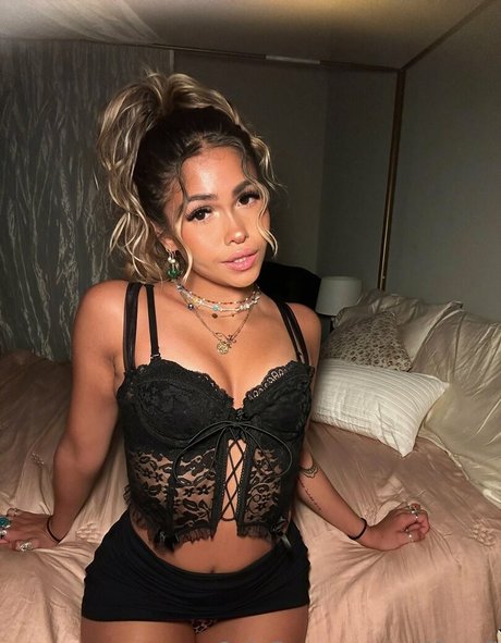 waifusofi nude star picture