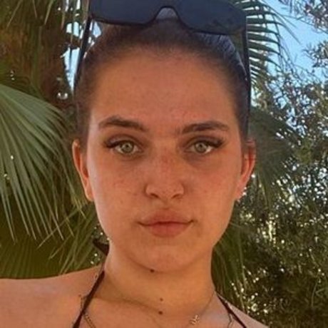 Mae Muller Profile pic