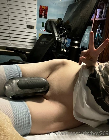 shyboy269 exclusive model image